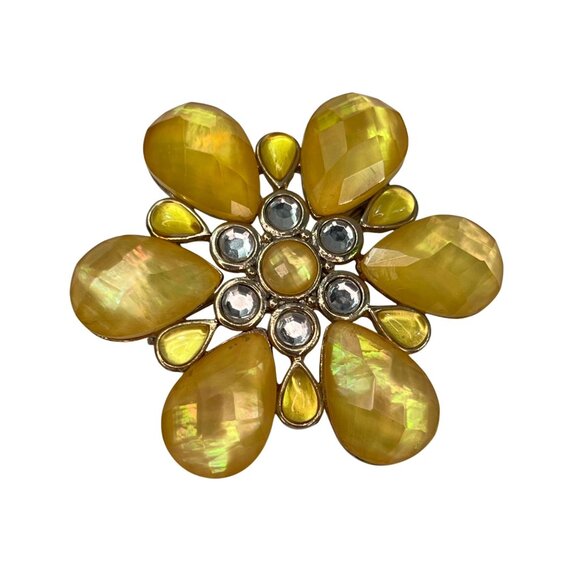 Vintage Trifari Yellow Faceted & Clear Acrylic Flower Gold Tone Brooch - Picture 1 of 10